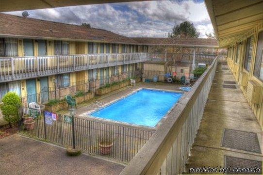 Pepper Tree Inn Бівертон Зручності фото